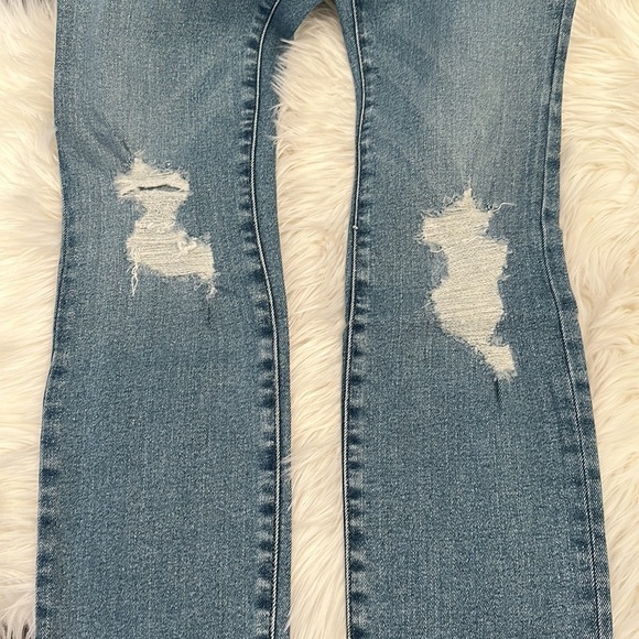 GOOD American Good Classic Skinny-ish Hi-Rise Jeans - Picture 8 of 12